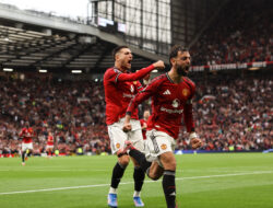 Manchester United 3-2 Burnley: Bruno Fernandes Segel Kemenangan Dramatis di Old Trafford