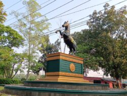 Patung Ikonik ‘Kuda Kosong’ Kembali Berdiri di Sukaluyu, Cianjur