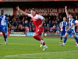 Tiga Penyerang Cetak Gol, Accrington Singkirkan Oldham di Carabao Cup