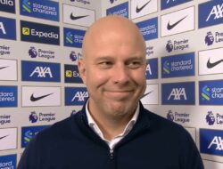 Pernyataan Pelatih Arne Slot Pasca-Laga: Fokus pada Ketahanan Tim