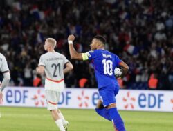 Mbappé Geser Rekor Henry, Bawa Prancis Tekuk Islandia 2-1