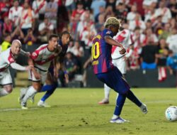 Rayo Vallecano Hentikan Laju Sempurna Barcelona di Vallecas