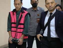 Nadiem Makarim Digiring Petugas ke Gedung Kejaksaan Agung
