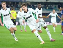 Rebound Pinamonti Bawa Sassuolo Raih Tiga Poin di Verona
