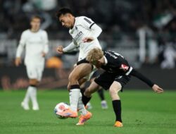 M’Gladbach Lepas dari Zona Merah Usai Tahan SC Freiburg Tanpa Gol