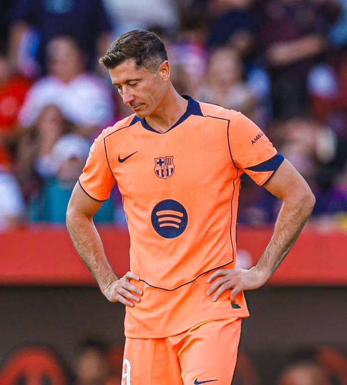 Barça Putuskan Kontrak Lewandowski dan Siapkan Pengganti