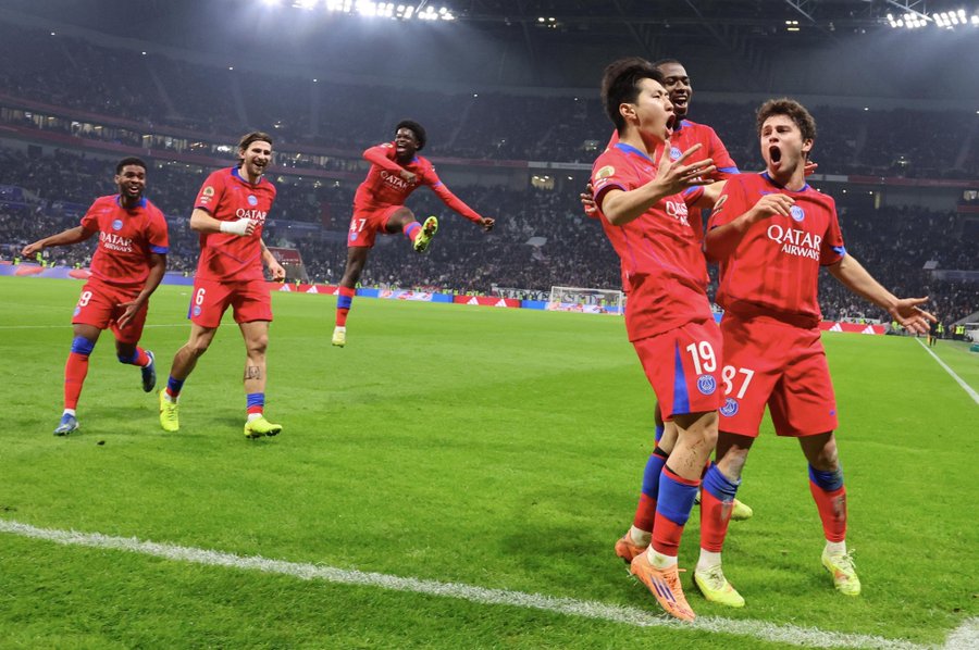 Lyon 2-3 PSG | Neves Jadi Penyelamat Les Parisiens Rebut Puncak Klasemen