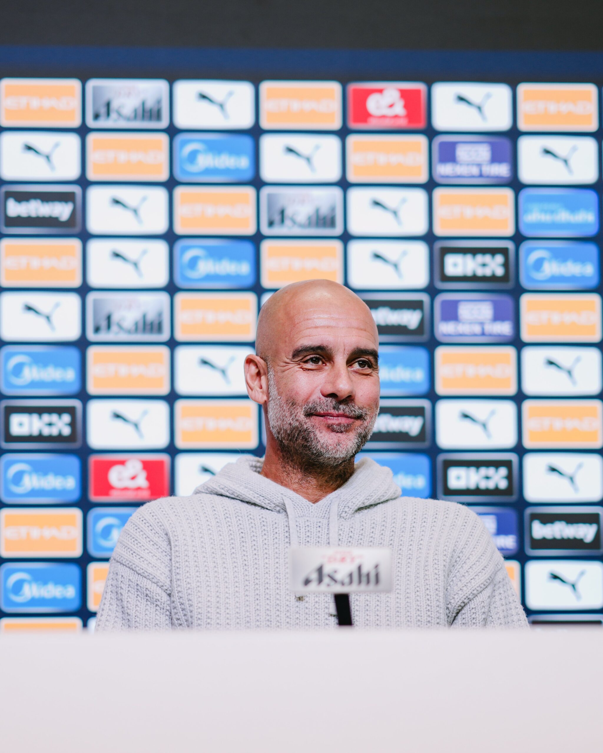 Guardiola Tetap Tenang: “Tak Ada yang Menangkan Gelar di November”