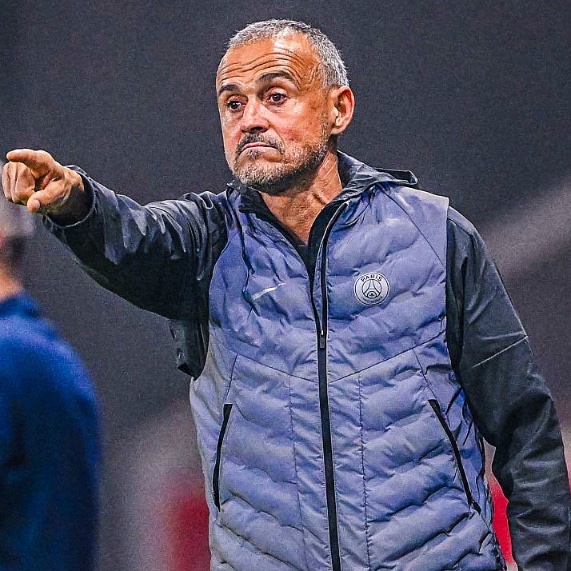 Luis Enrique Puas PSG Menang Dramatis di Markas Lyon