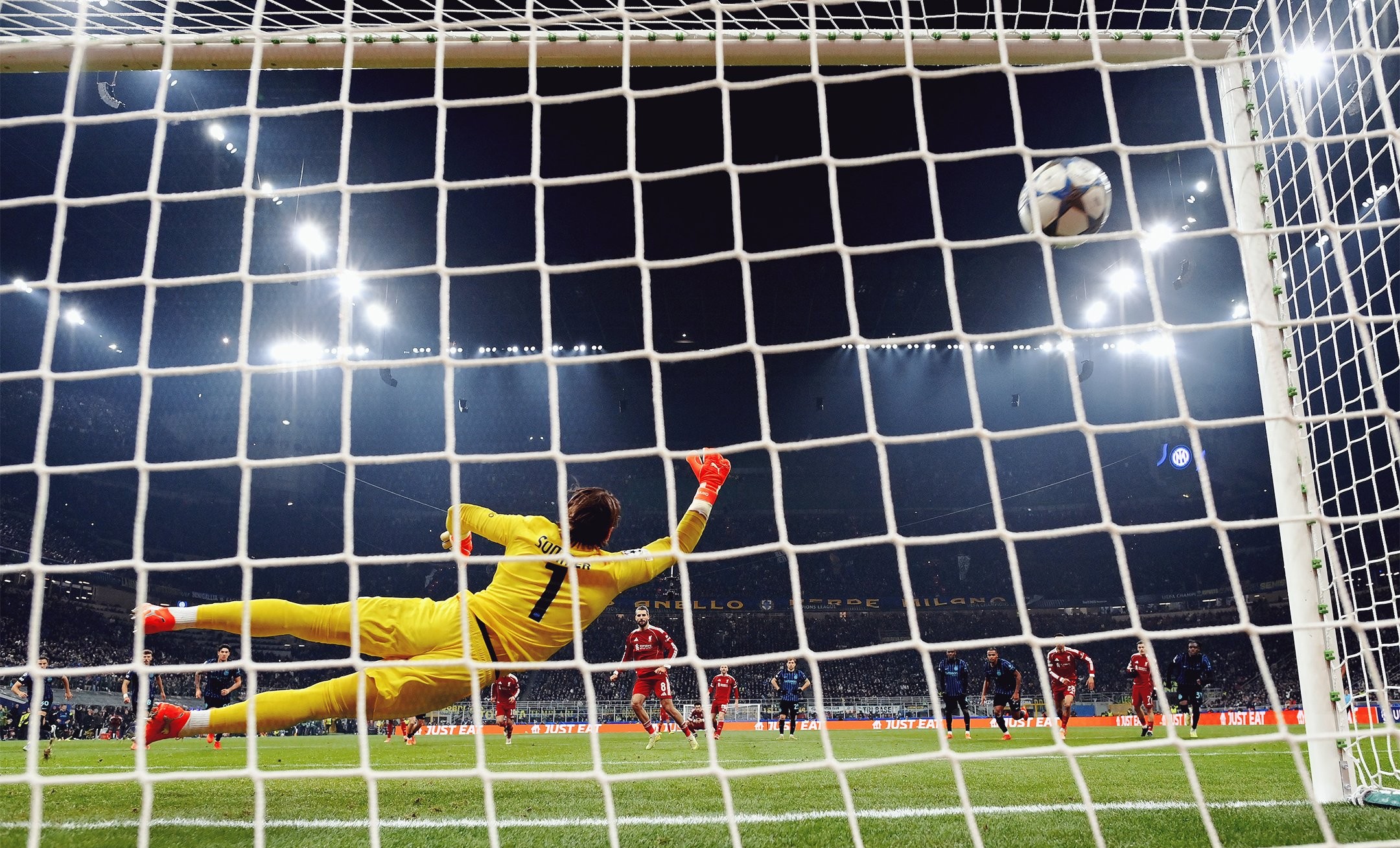 Dominik Szoboszlai Bawa Liverpool Menang 1-0 atas Inter Milan di San Siro