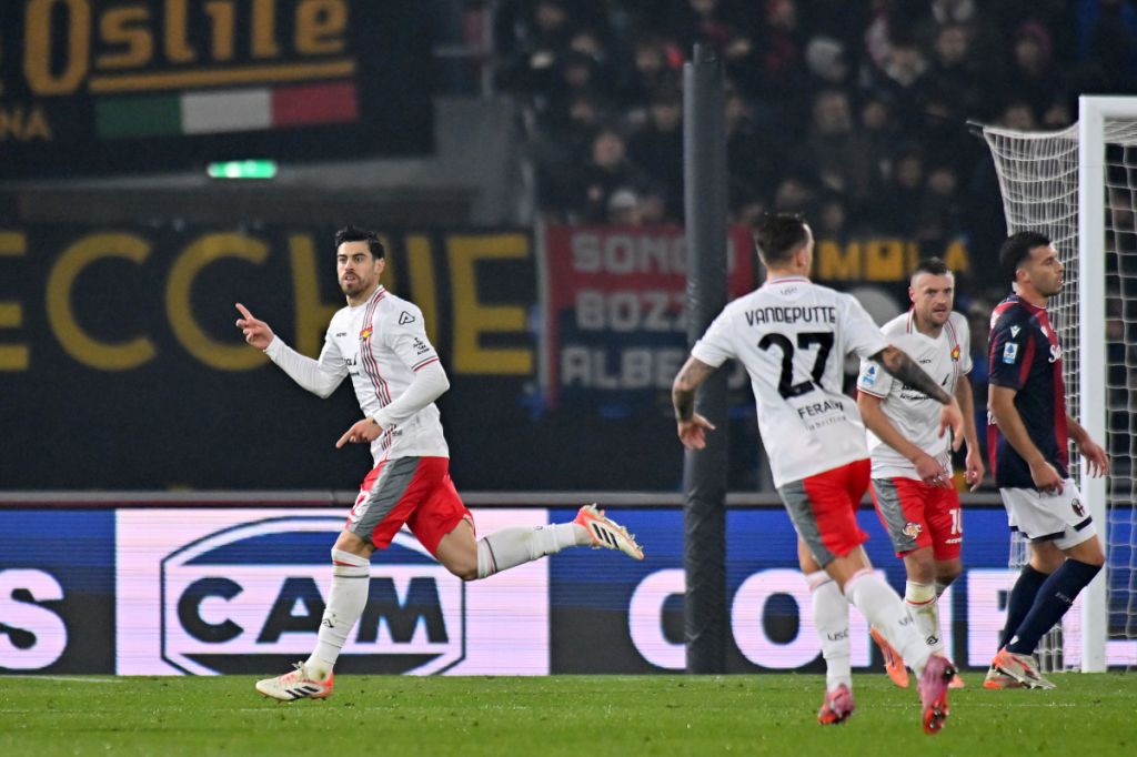 Serie A | Cremonese Kejutkan Bologna 3-1, Jamie Vardy Cetak Brace