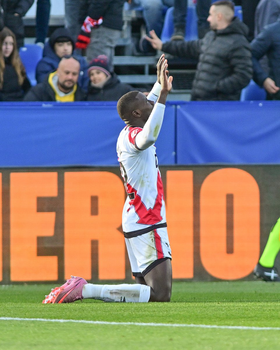 Rayo Vallecano Hajar Atlético Madrid 3-0, Peluang Juara Los Rojiblancos Menipis