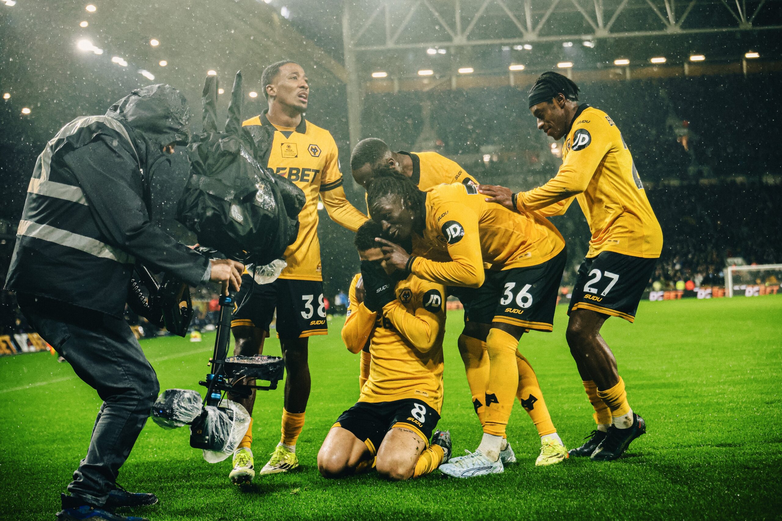 Wolves 2-0 Aston Villa: Kutukan Molineux Unai Emery Berlanjut di Derby West Midlands