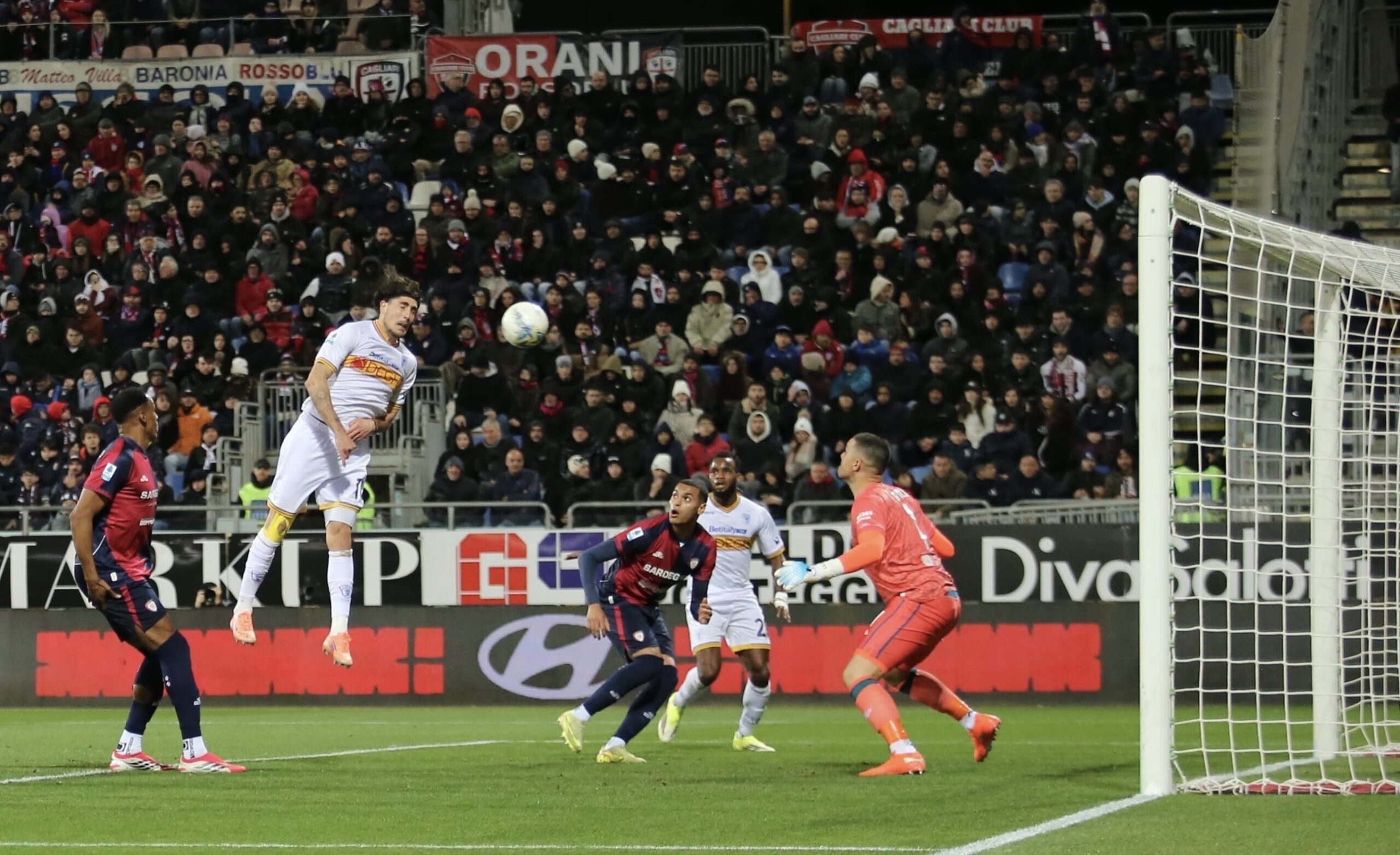 Serie A | Cagliari 0-2 Lecce: Set-Piece Jadi Penentu, Salentini Keluar dari Zona Degradasi
