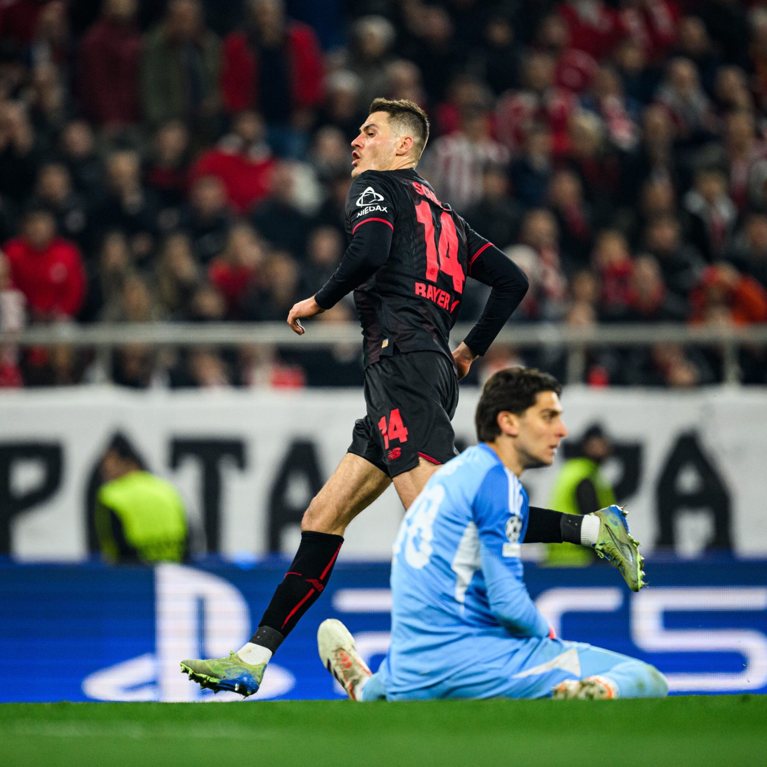 Olympiakos FC 0-2 Bayer 04 Leverkusen: Dua Gol Quickfire Schick Amankan Kemenangan Tandang