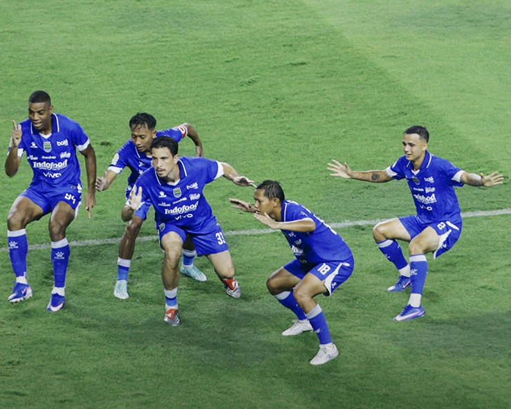 Persib Balas Kekalahan dari Malut United, Menang 2-0 dan Pertahankan Rekor Sempurna Kandang