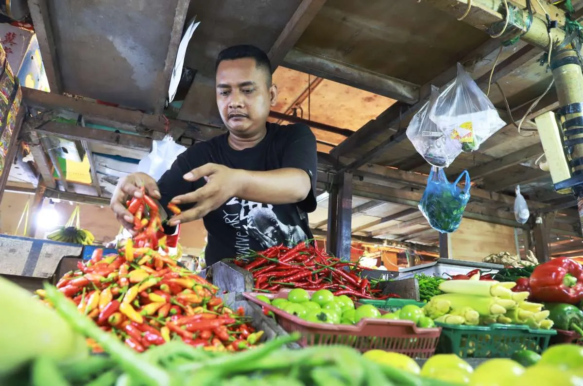 Harga Pangan Turun, Inflasi Tertahan