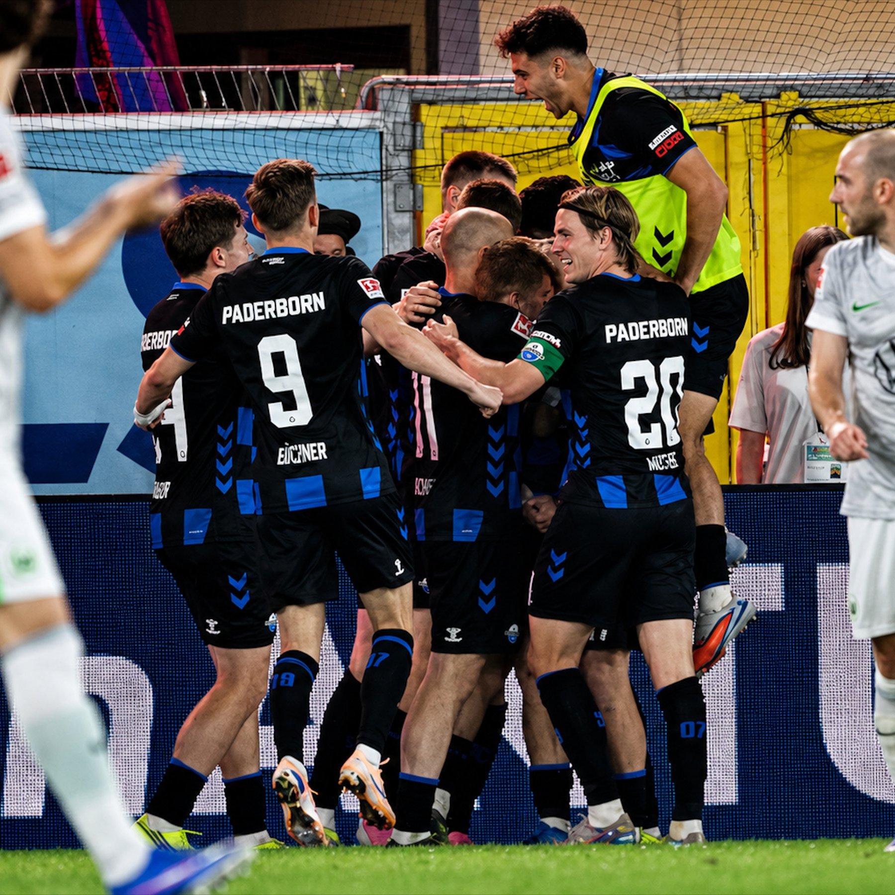Paderborn 1-2 Wolfsburg: Die Wölfe Terdegradasi! Die Rakete Kembali ke Bundesliga 2026/2027