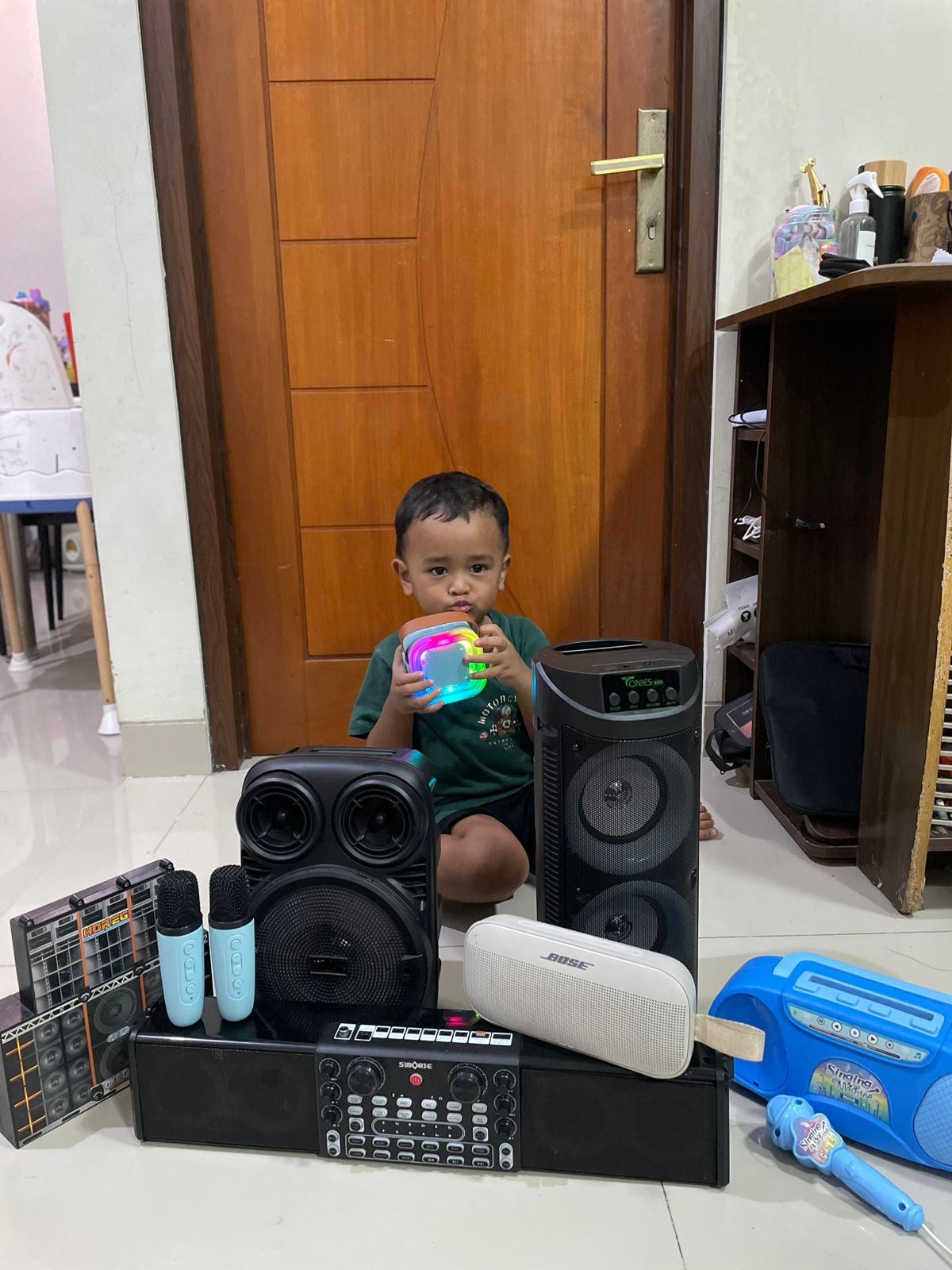 Belum Genap Tiga Tahun, Babang Sudah Jatuh Hati pada Speaker