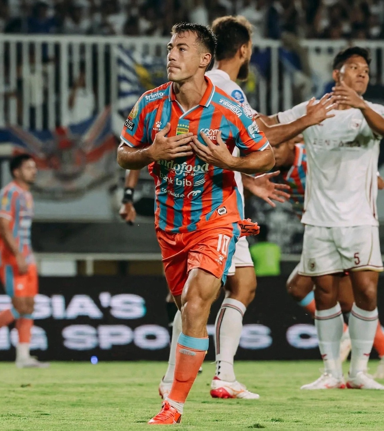 Dramatis! Persib Bandung Menang 2-1 atas Garudayaksa
